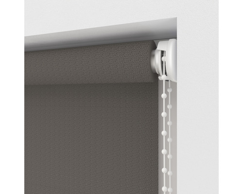 Grå rullgardin med kedjemekanism för fönsterdekoration