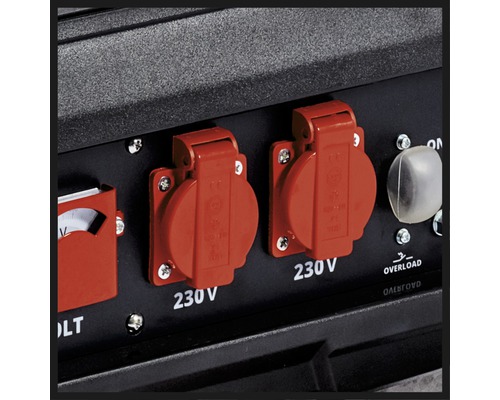 Detaljvy av en generator med två 230 volts uttag