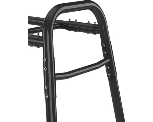 Detaljvy av en metallram, sammankopplad med skruvar