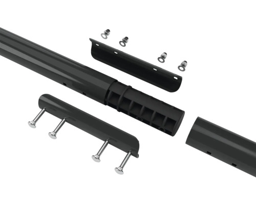 Enskilda delar av en metallstaketstolpe med skruvar