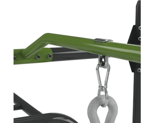 Detaljvy av en pull-up bar med karbinhake