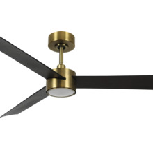 Takfläkt med tre blad och integrerad lampa