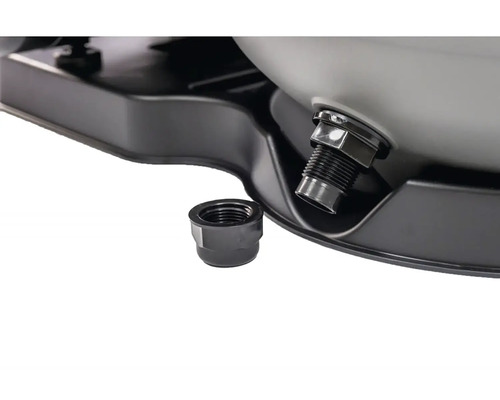 Närbild av en avtappningskran med lock för tryckluftstank