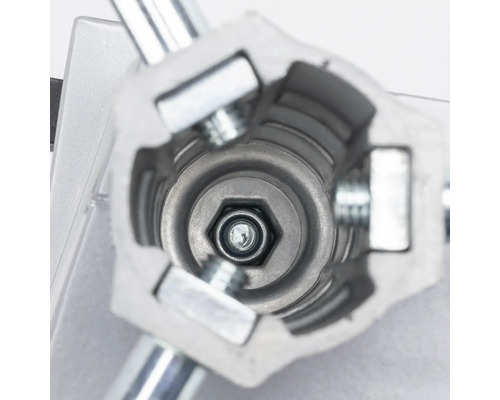 Detaljvy av en skruvförband i metall