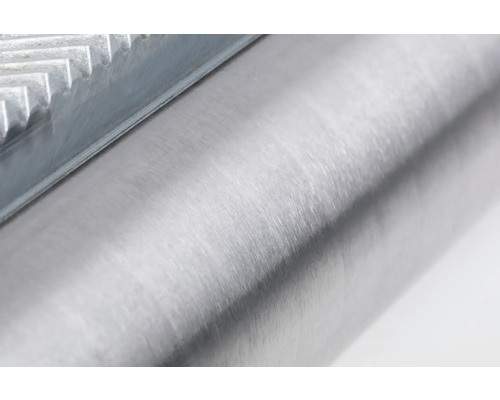 Närbild av metallhyvelkropp med tandstruktur