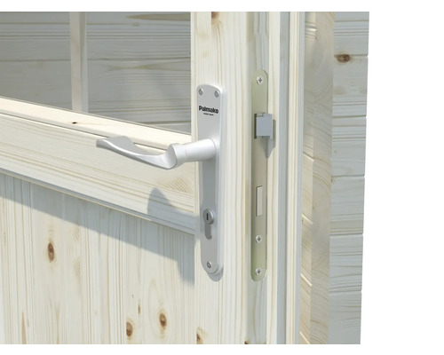 Detaljvy av en trädörr med silverfärgat dörrhandtag och lås