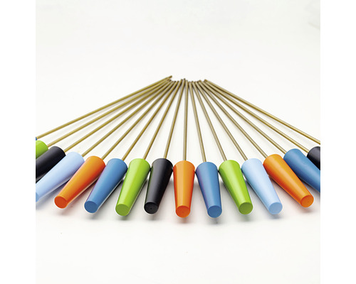 Flera pendlar med olika lampskärmsfärger