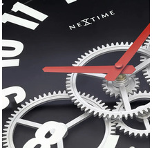 Detaljvy av en Nextime väggklocka med synlig urverksmekanism
