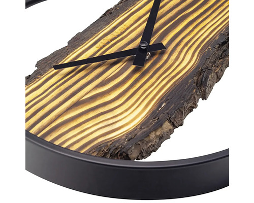 Väggklocka med träskiva och metallram