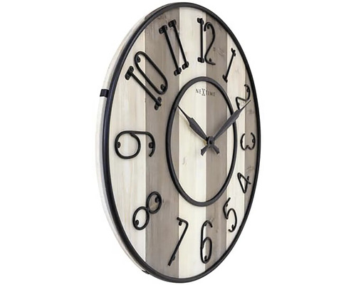 Nextime väggklocka med metallhölje och siffror
