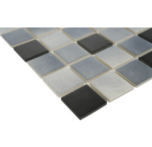 Keramisk mosaikplatta med kvadratiska element