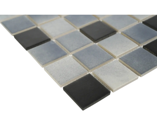 Keramisk mosaikplatta med kvadratiska element