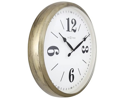 Nextime väggklocka med guldfärgad ram och urtavla