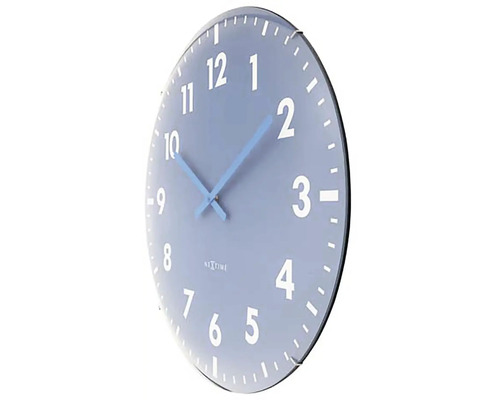 Rund väggklocka med tim- och minutvisare