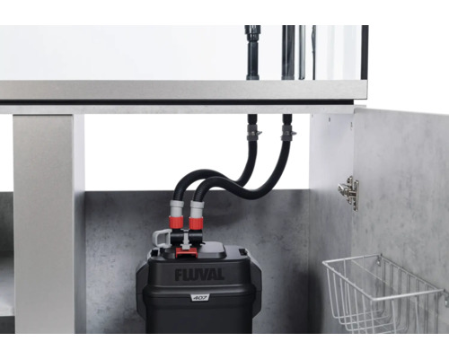 Fluval ytterfilter 407 i underskåpet till ett akvarium