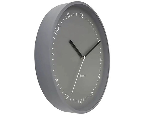 Grå väggklocka med urtavla