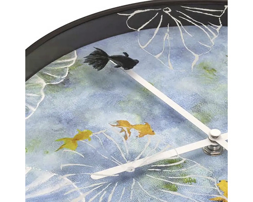 Väggklocka med fiskmotiv och visare