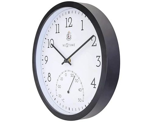 Väggklocka med termometer