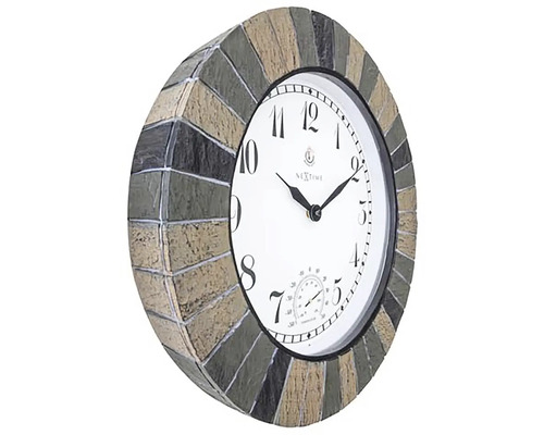 Väggklocka med termometer