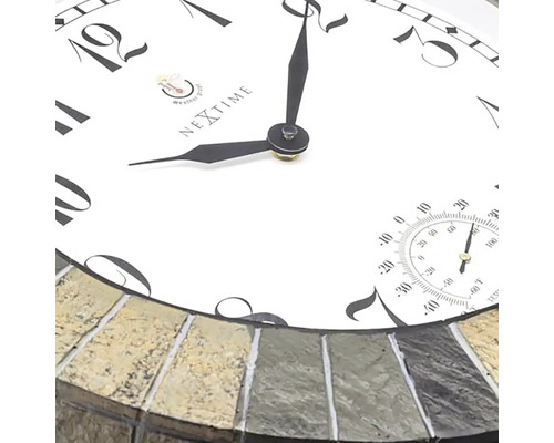 Väggklocka med termometer och mosaikkant