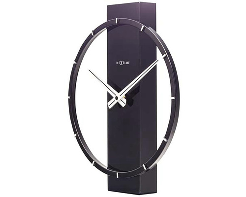 Väggklocka med rektangulärt hölje och cirkulär urtavla