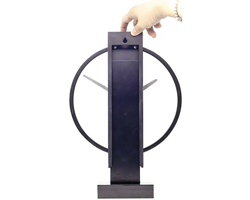 Metallstående klocka med upphängningsanordning