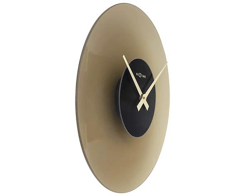 Väggklocka med tidsvisning