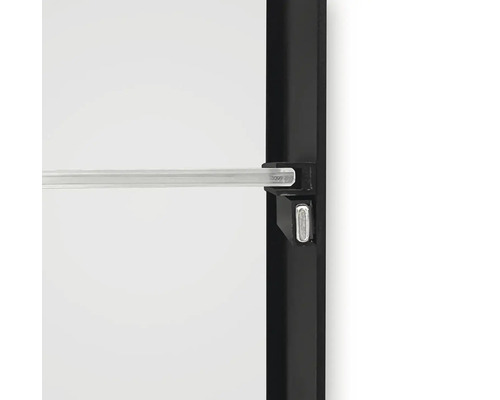 Detaljvy av en hylla med metallram och glashylla