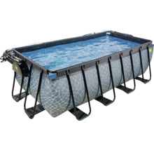 Rektangulär swimmingpool med stålram och vattenyta