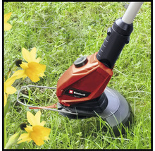 Einhell grästrimmer används i gräset