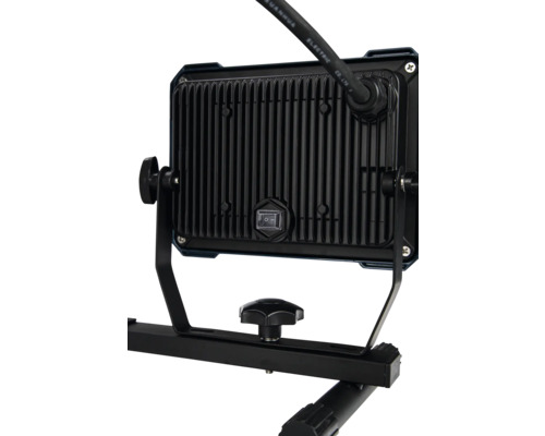 Baksidan av en LED-arbetsplatslampa med stativ