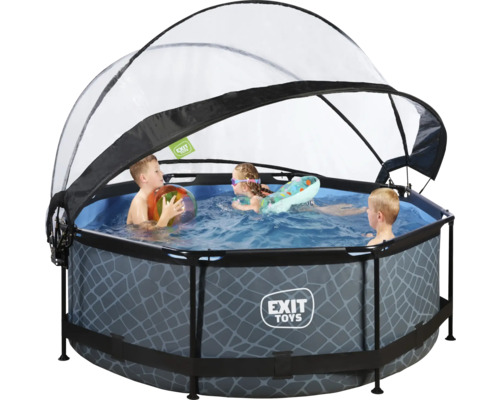 Trädgårdspool med tak och lekande barn