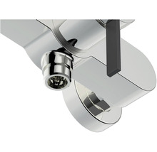 Detaljbild av en armatur med pip och spak