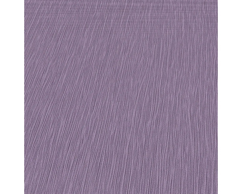 Närbild av en lila non-woven tapet med randig struktur.