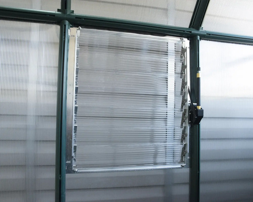 Växthusfönster med lameller för ventilation