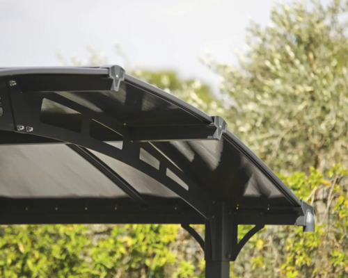 Detaljvy av en paviljong med stabila stöd och takkonstruktion