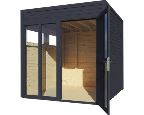 Modernt trädgårdshus med öppen dörr och glasfront