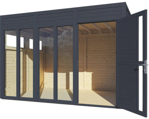 Modernt trädgårdshus med stora fönsterpartier och öppen dubbeldörr.