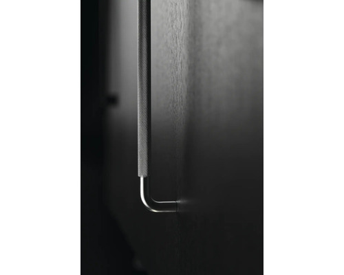 Detaljbild av ett metallmöbelhandtag