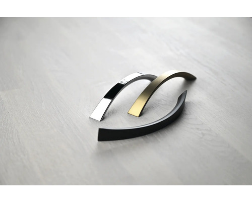 Tre möbelhandtag i metall