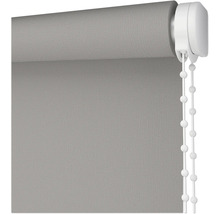 Grå rullgardin med kedjedrag för fönsterdekoration