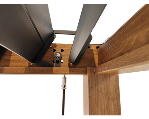 Detaljvy av en pergola med lameller och träram