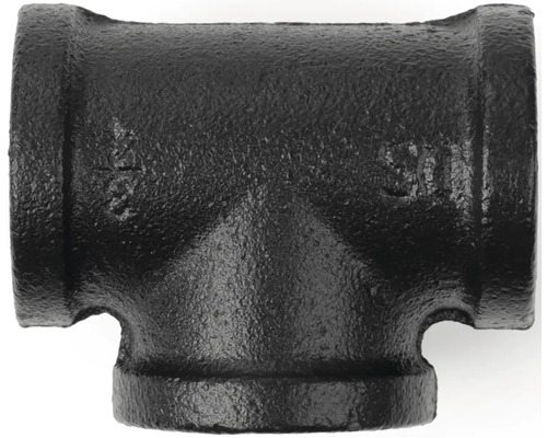 Svart T-rör för rörinstallation.