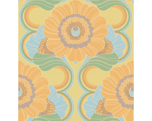 Blommig tapet med retrodesign