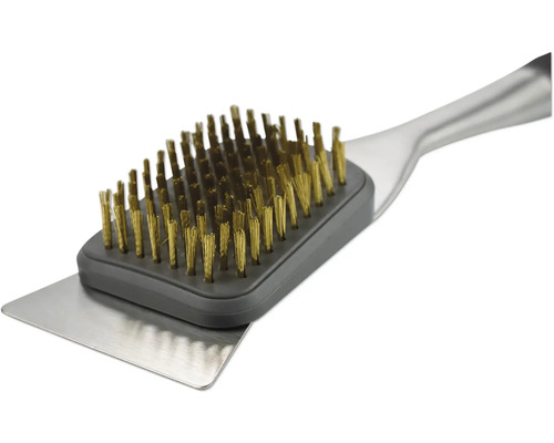 Grillborste med skrapa för rengöring av grillgaller.