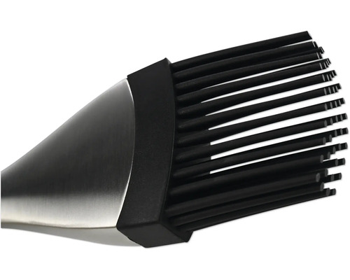 Detaljvy av en bakpensel med silikonborst och metallhandtag