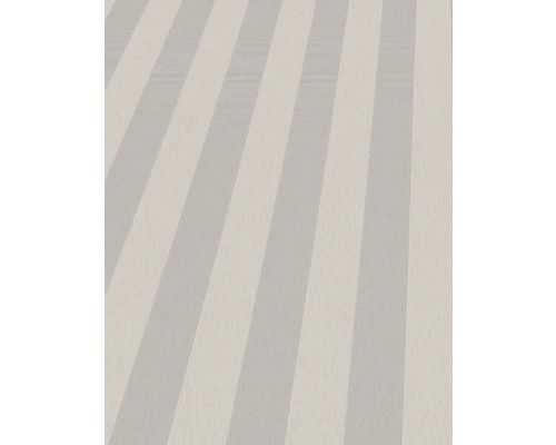 Närbild av ett vinylgolv med ett randigt mönster