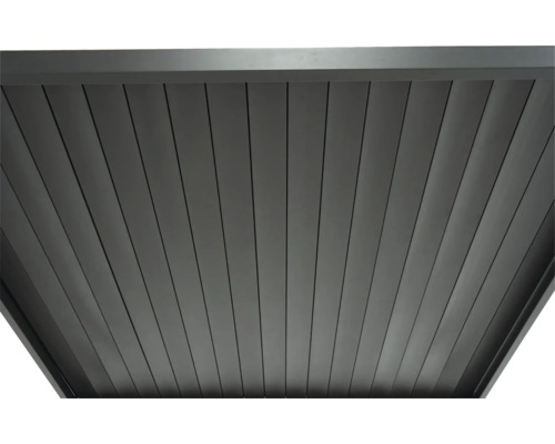 Detalj av takkonstruktionen på ett altantak med lameller