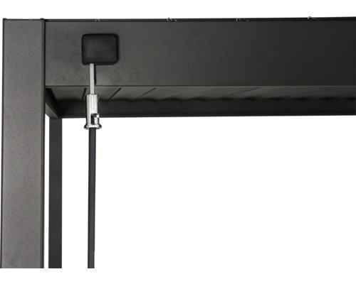 Detaljvy av ett terrassöverdrag med dragstång för styrning av solskyddet