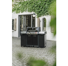 Grillvagn med dörrar och hjul för utomhusbruk.